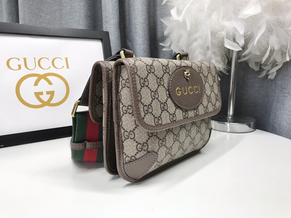 激安グッチバッグコピー背面デザイン